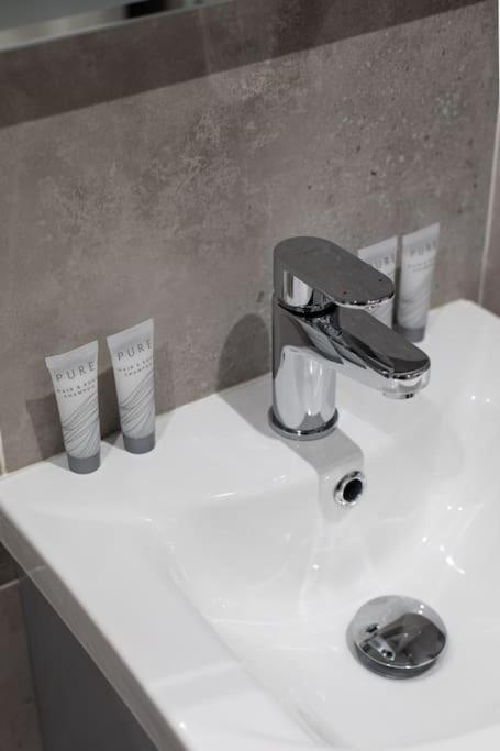 Luxury, Sleeps 6, City Centre Belfast Exterior photo